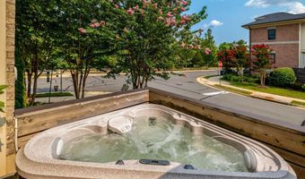 20405 SAVIN HILL Dr, Ashburn, VA 20147