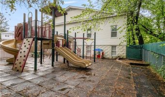 1326 Plainfield St, Cranston, RI 02920