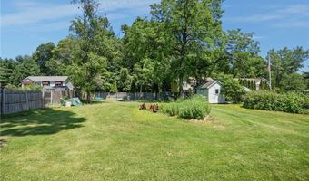 32 Hoffman Ave, Cranston, RI 02920