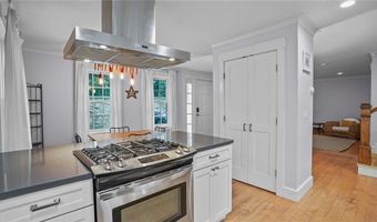 485 Spring St, Newport, RI 02840