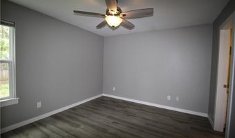 214 NW J St, Bentonville, AR 72712