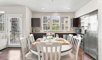 17051 SW APPLEDALE Rd 203, Beaverton, OR 97007