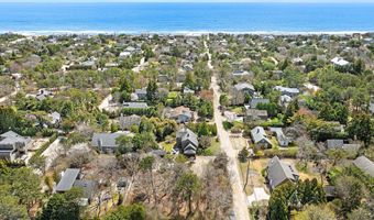 25 Gardiner Dr, Amagansett, NY 11930
