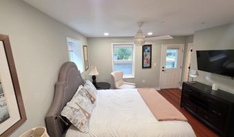 4106 GAULT Pl NE 1, Washington, DC 20019