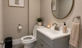 1289 Cranston St, Cranston, RI 02920