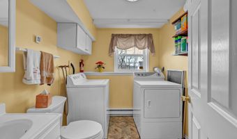 23 Fleetwood Dr, Danbury, CT 06810