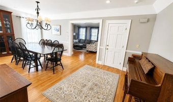 30 Gibson Ave, Narragansett, RI 02882