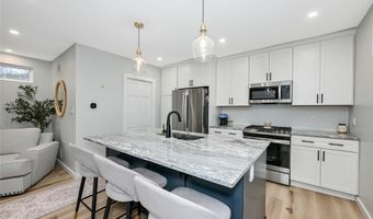 4135 State Park Dr, Akron, OH 44319