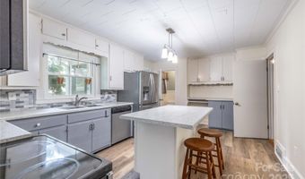 80 Pine St, Badin, NC 28009