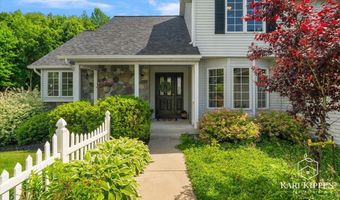 8150 Country Pine Dr SE, Alto, MI 49302