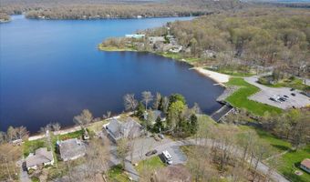 7537 LAKE SHORE Dr, Pocono Lake, PA 18347