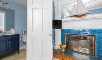 90 Rhode Island Ave 2, Newport, RI 02840