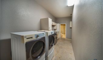 1403 S Country Club Cir, Carlsbad, NM 88220