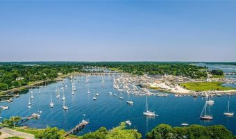 11 Mathewson Rd, Barrington, RI 02806