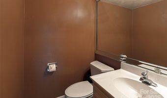 2011 E Barden Rd, Charlotte, NC 28226