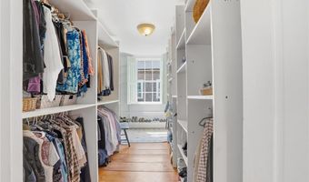 693 Hope St, Bristol, RI 02809