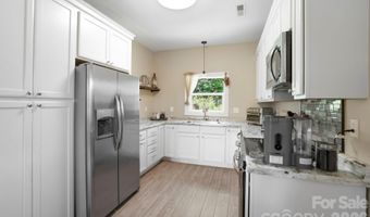 106 Thistle Field Dr, Asheville, NC 28806
