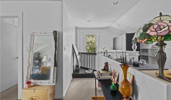 28 Young St, Newport, RI 02840