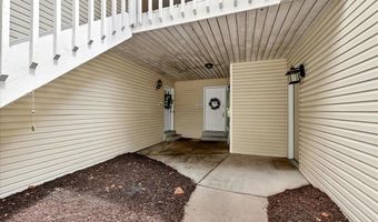 740 Woodside Trails Dr 103, Ballwin, MO 63021