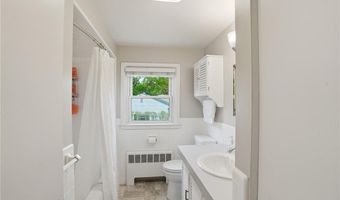 13 Garden Dr, Lincoln, RI 02865