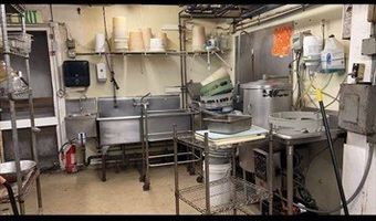 517 Main St, Barnstable, MA 02601