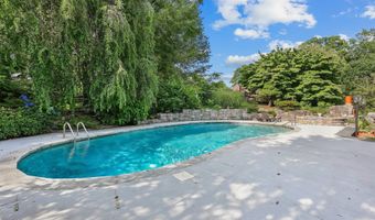 11 Gregory Rd, Cos Cob, CT 06807