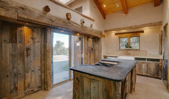 26 La Canada Rd, Arroyo Seco, NM 87514
