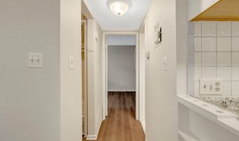 7758 DONNYBROOK Ct 101, Annandale, VA 22003