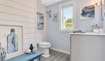 10 Calef Ave, Narragansett, RI 02882