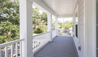 392 4TH St, Atlantic Beach, FL 32233