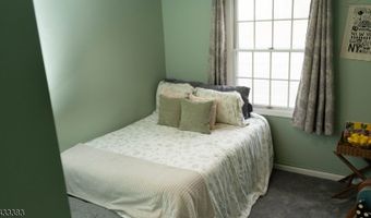 94 Stonyridge Dr 94, Bayonne, NJ 07035