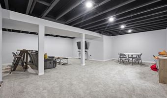 1103 E 1st St, Anamosa, IA 52205