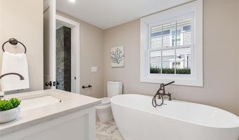 22 Castle St 3, East Greenwich, RI 02818