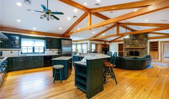 208 Tourtellot Hill Rd, Glocester, RI 02814