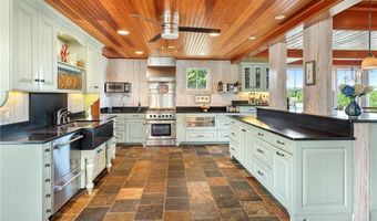 4 Hull Cove St, Jamestown, RI 02835
