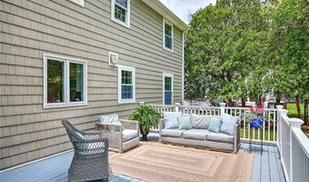 1 Cheshire Dr, Barrington, RI 02806