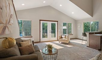 702 Glacier Loop Rd, Bayview, ID 83803