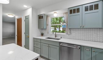 1210 Acewood Blvd, Madison, WI 53716