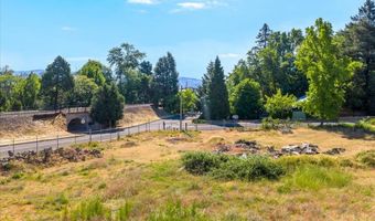 165 Water St, Ashland, OR 97520