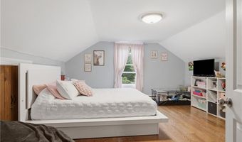 1070 Tarkiln Rd, Burrillville, RI 02830
