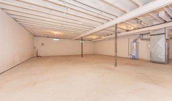 2225 Chaucer Ct, Ann Arbor, MI 48103