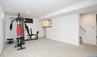 64 Lunn Ave, Bergenfield, NJ 07621