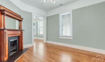 17 E 33rd St, Savannah, GA 31401