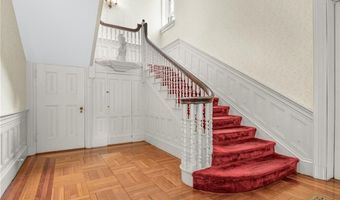 90 Rhode Island Ave 2, Newport, RI 02840