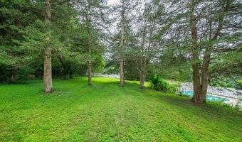 1 Victoria Pines Ln, Andover, NJ 07848