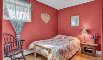 8 Butter Jones Rd, Chester, CT 06412