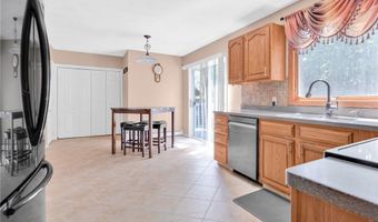 63 Derbyshire Dr, Cranston, RI 02921