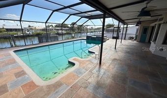 906 CHIPAWAY Dr, Apollo Beach, FL 33572