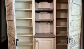 202 Bates St, Batesville, MS 38606