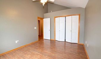 1062 10th Ave NW, Altoona, IA 50009